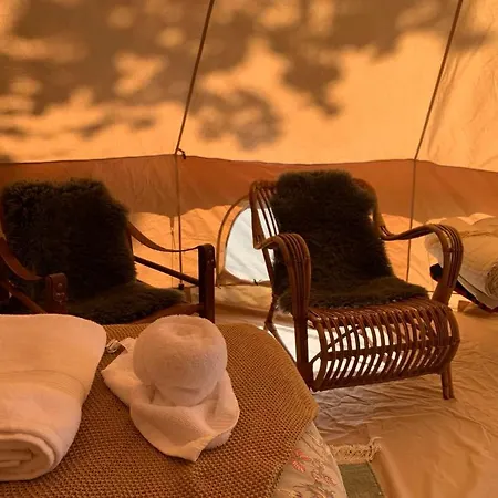 Glamping With Outdoor Wood-fired Hot Tub Οργανωμένο κάμπινγκ *